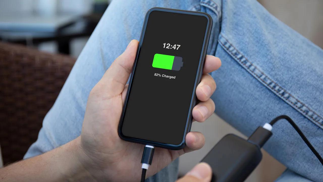 baterias de litio celulares primera carga - Cuánto se debe dejar cargar el celular por primera vez