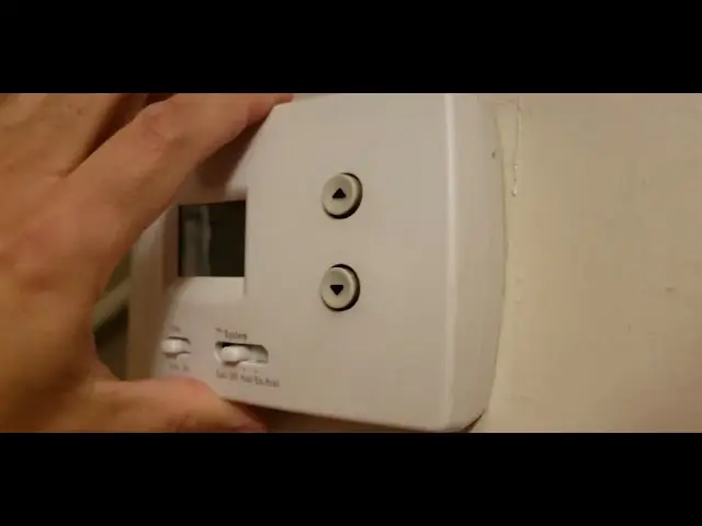 como cambiar la bateria de un termostato honeywell - Dónde tiene la batería el termostato