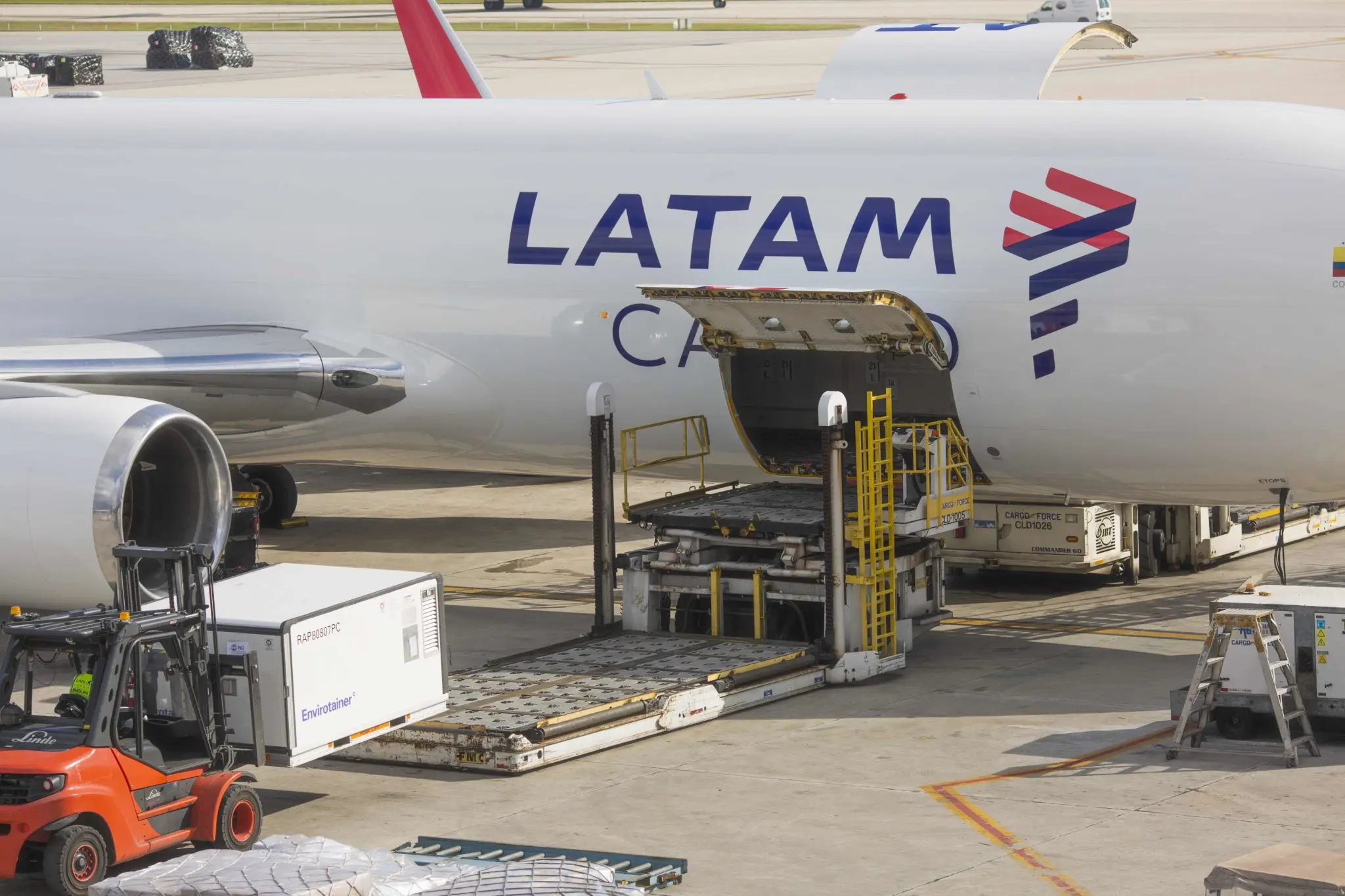 transporte de baterias de litio en aviones latam - Que no se puede llevar en un vuelo internacional