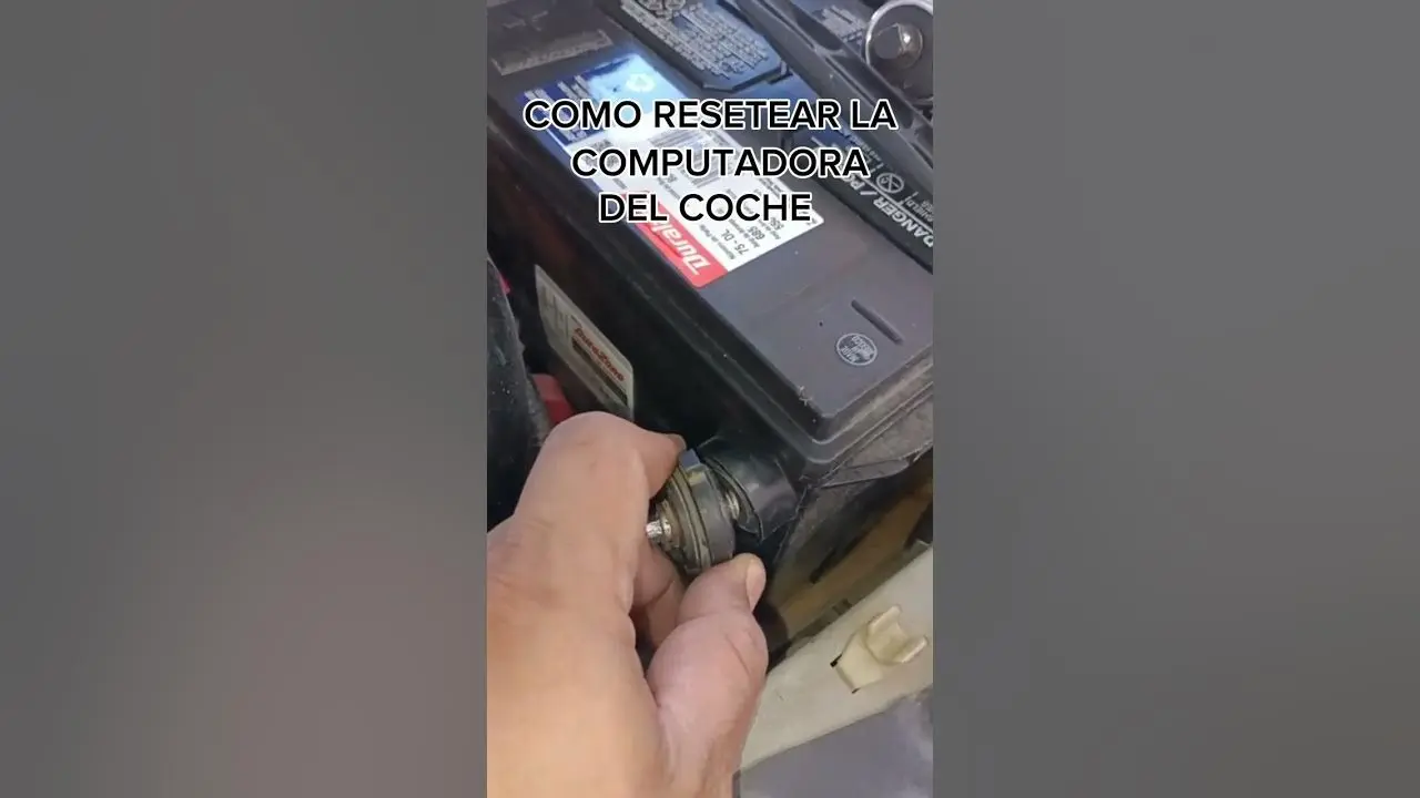 como resetear un carro con la bateria - Qué pasa si se desconecta la computadora de un carro